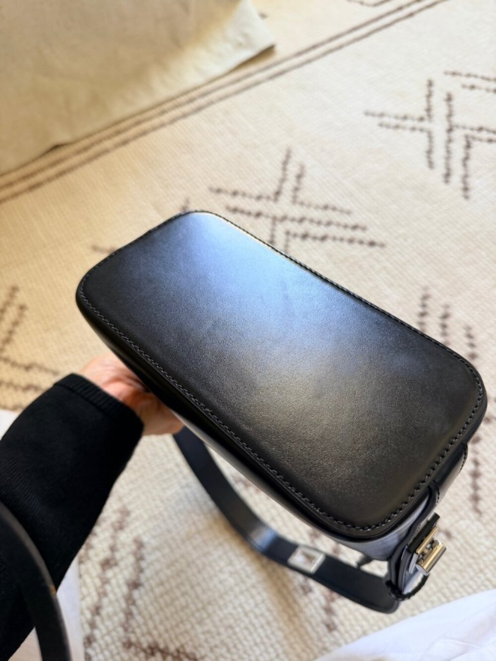 VERAFIED Black Leather Mini Shoulder Bag – Like New